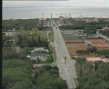 El puente de la avenida del mar, a la derecha el Tennis Pineda y al fondo, Central Mar en construcción (Gavà Mar) (año 2000)